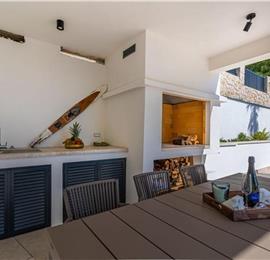 5 bedroom villa with pool near Crikvenica, sleeps 10